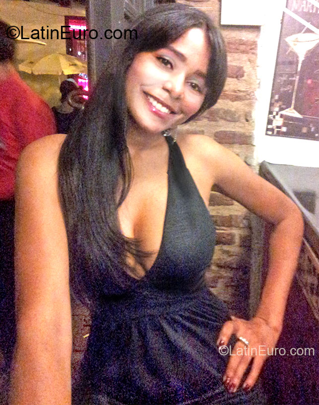 Date this delightful Dominican Republic girl Lin from Santo Domingo DO15069