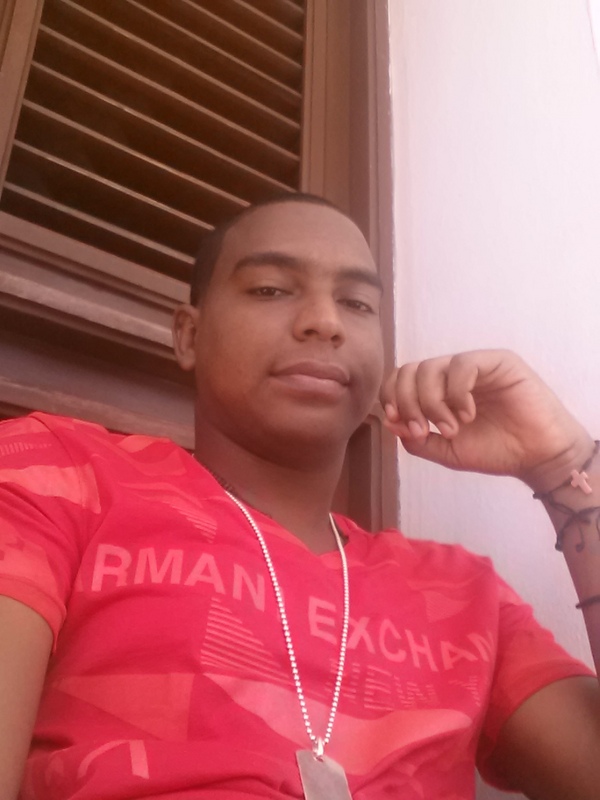 Date this athletic Dominican Republic man Alvaro from Santo Domingo DO15172