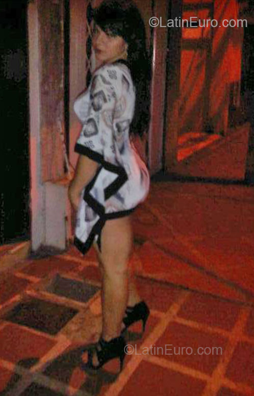 Date this tall Colombia girl Carolina from Cali CO12653