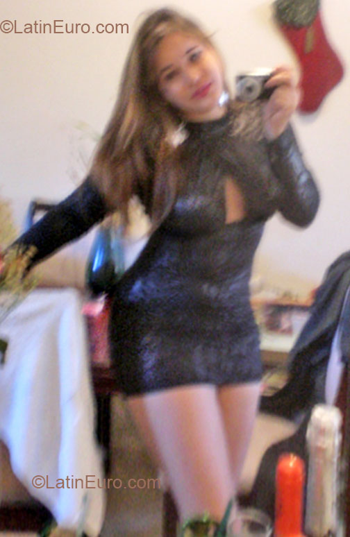 Date this fun Dominican Republic girl Charline from Santo Domingo DO15284