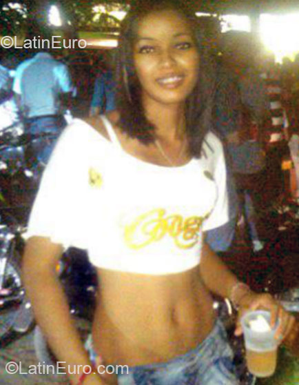 Date this charming Dominican Republic girl Miriam p from Santo Domingo DO15343