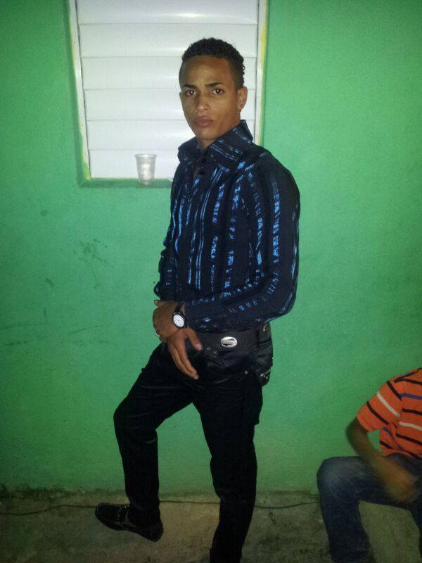 Date this tall France man Adonis vasquez from Santo Domingo FR190