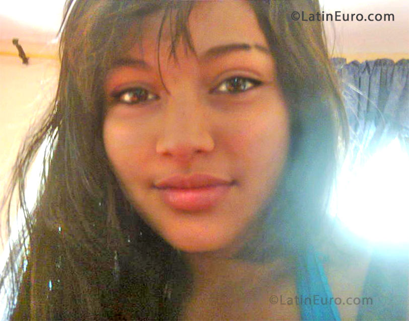 Date this good-looking Colombia girl Aylin from Cali CO12729