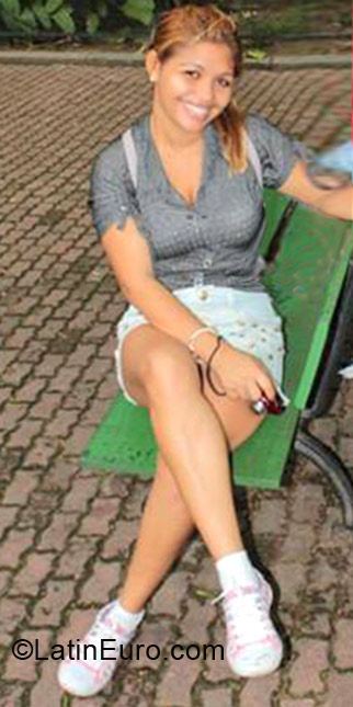 Date this delightful Brazil girl Aline from Rio de Janeiro BR7705