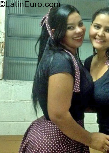 Date this lovely Brazil girl Sofia from Divinopolis BR7711