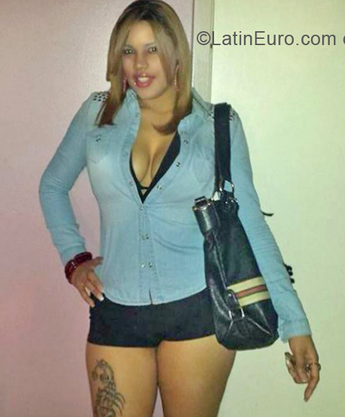 Date this cute United States girl Loendy from Bronx US14156