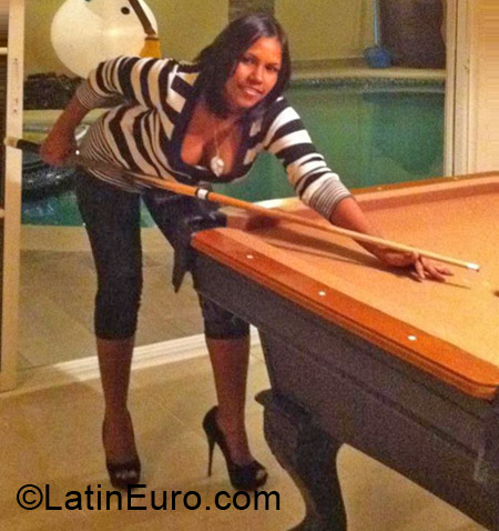 Date this young Dominican Republic girl Patricia0126 from Santo Domingo DO15512
