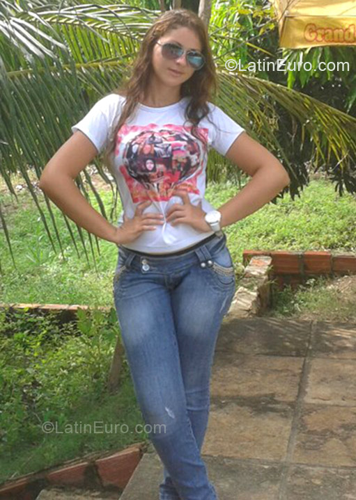 Date this voluptuous Brazil girl Monica from Caxias BR7735