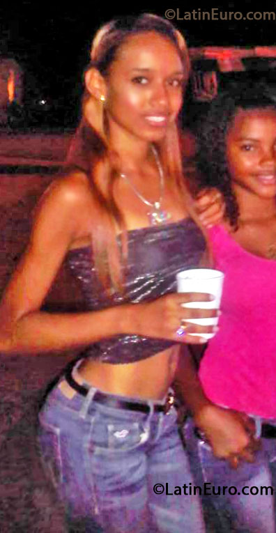 Date this stunning Dominican Republic girl Steffane from Santo Domingo DO15777