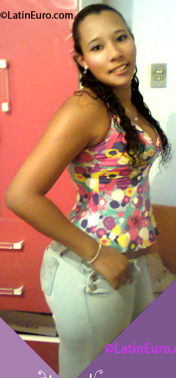 Date this cute Brazil girl Aline from Porto Alegre BR7805