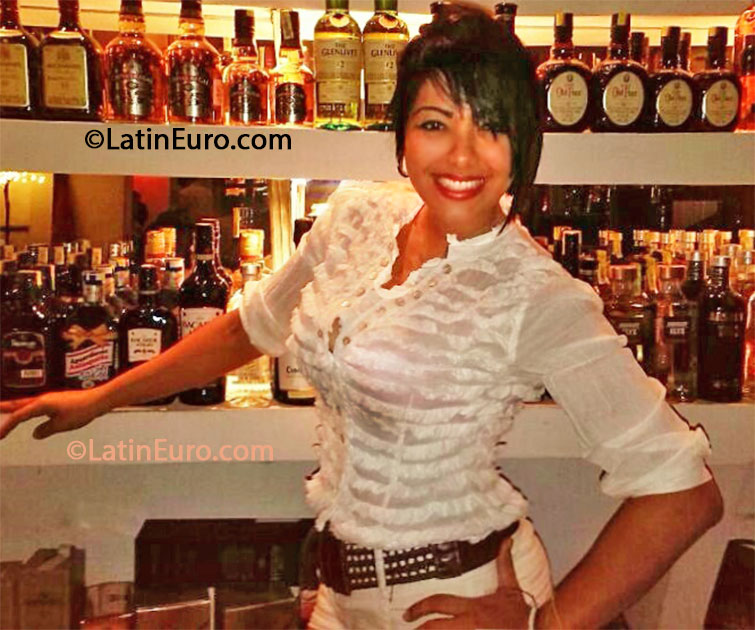 Date this athletic Colombia girl Carolina from Barranquilla CO13056