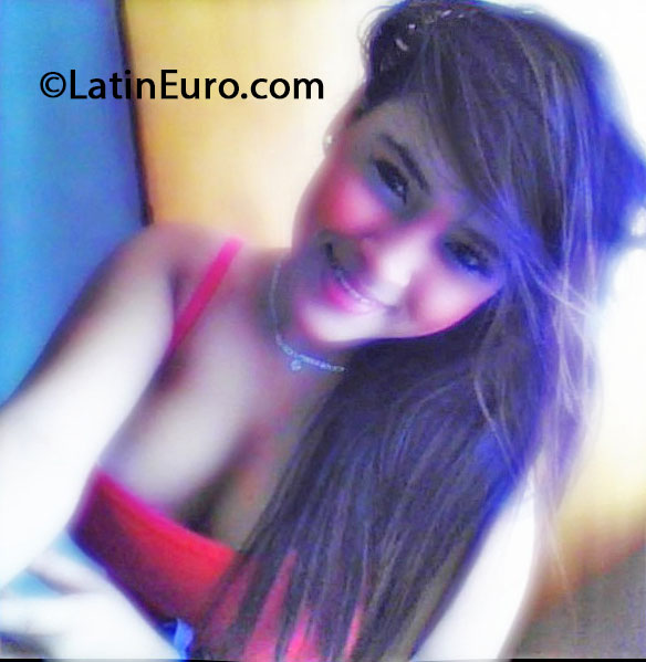 Date this nice looking Colombia girl Melissa from Cali CO13278