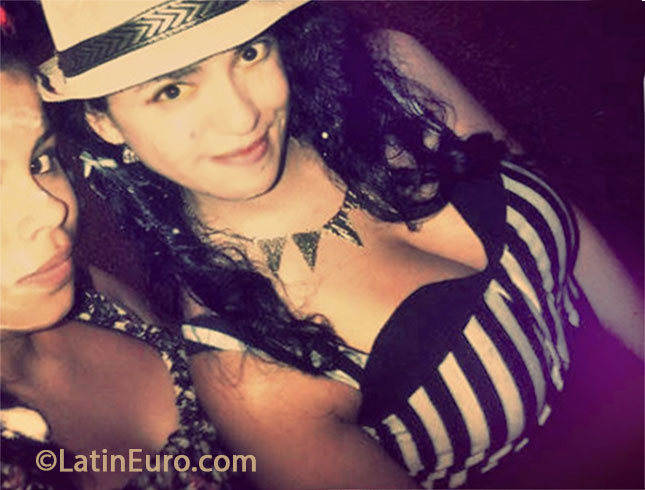 Date this nice looking Colombia girl Sandra from Bogota CO15600
