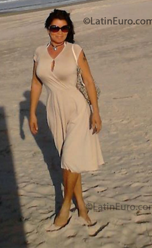 Date this gorgeous Brazil girl Maria from Florianopolis BR8051