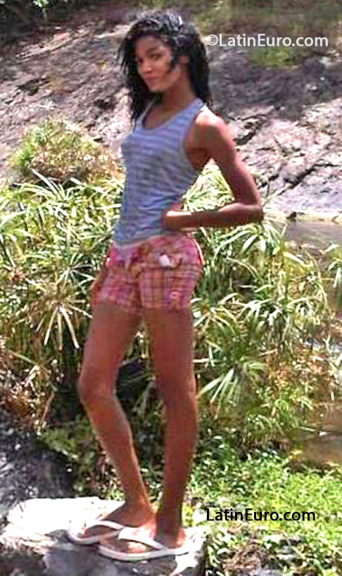 Date this hot Dominican Republic girl Yelisa from Hato Mayor DO16329