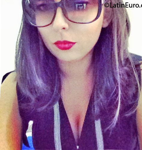 Date this hard body Brazil girl Sheila from Curitiba DO16354