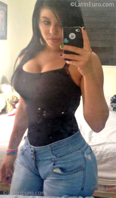 Date this funny Dominican Republic girl Orquidi from Santo Domingo DO16368