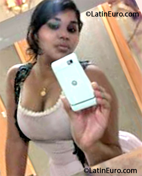 Date this good-looking Brazil girl Daniela from Belem BR7927
