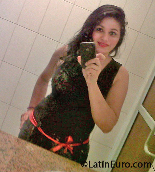 Date this voluptuous Honduras girl Yerina from Puerto Cortes HN858