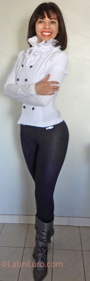 Date this charming Brazil girl Marcia from Curitiba BR7963