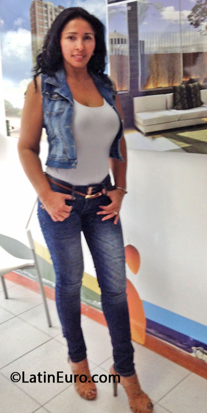 Date this delightful Colombia girl Deisy from Medellin CO13517