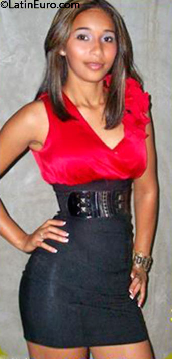 Date this sultry Dominican Republic girl Angelica from Santo Domingo DO16629