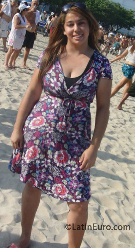 Date this gorgeous Brazil girl Suellen from Rio De Janeiro BR8451