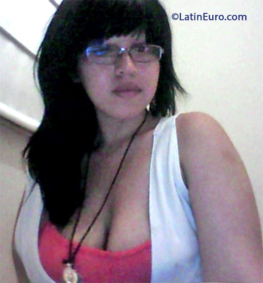 Date this hot Peru girl Fernanda from Lima PE823