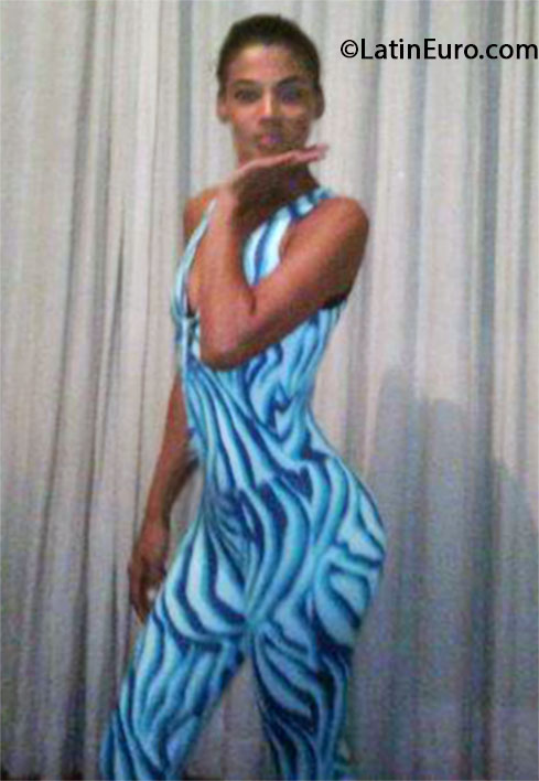 Date this georgeous Brazil girl Andrea from Rio De Janeiro BR7991