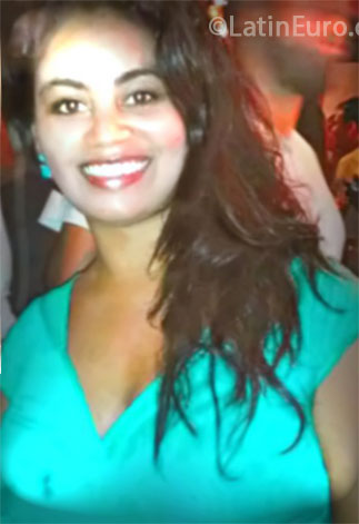 Date this good-looking Brazil girl Marina from Rio de Janeiro BR8030