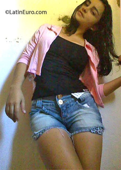 Date this athletic Brazil girl Juciara from Natal BR8050