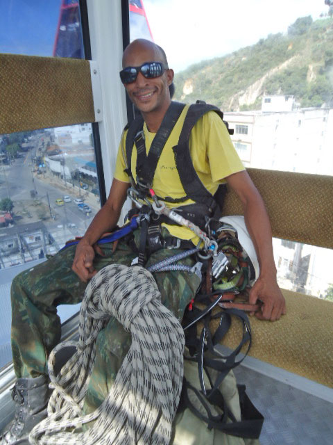 Date this hard body Brazil man Paulo Roberto from Petropolis BR8055