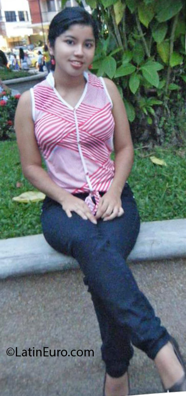 Date this passionate Panama girl Migdalia from David PA355