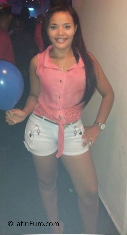 Date this pretty Dominican Republic girl Sara from Santo Domingo DO17071
