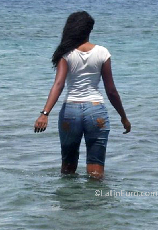 Date this sultry Dominican Republic girl Yasiry from Santo Domingo DO20801