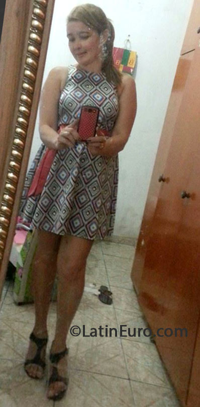 Date this charming Brazil girl Maria Renata from Teresina BR8094