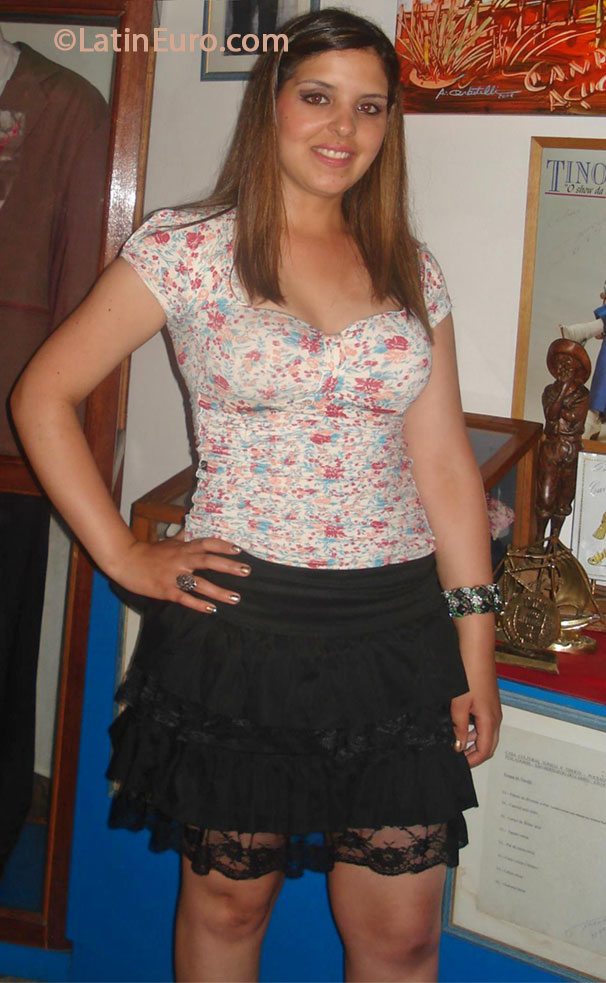 Date this attractive Brazil girl Thamia from Sao Paulo BR8097