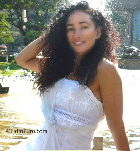 Date this delightful Colombia girl Luz Elena from Medellin CO14036