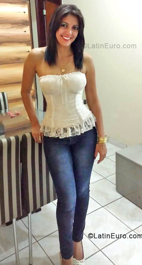 Date this sensual Brazil girl Rosemary from Uberlandia BR8124