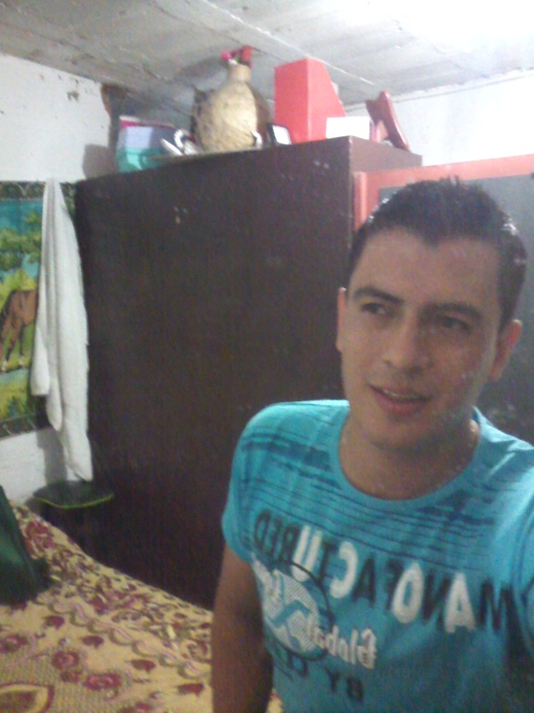 Date this gorgeous Colombia man Robinson from Medellin CO14121