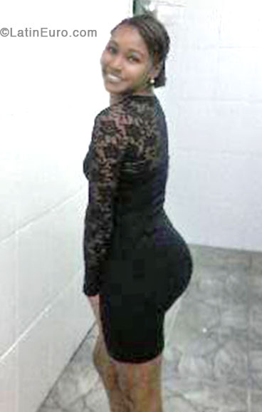 Date this hot Brazil girl Simone from Rio De Janeiro BR8141