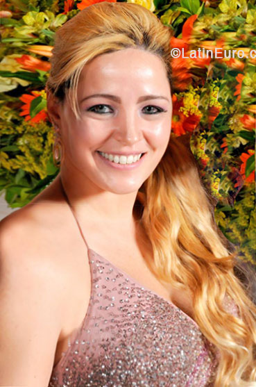 Date this gorgeous Brazil girl Camila from Sao Paulo BR8149