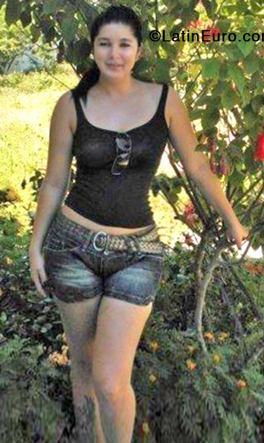 Date this lovely Brazil girl Dineuza from Belo Horizonte BR8150