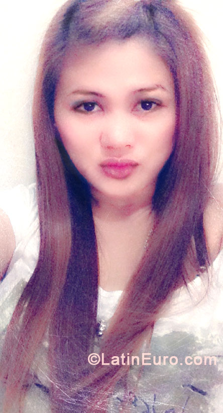 Date this pretty Philippines girl Mikee from Quezon City PH588