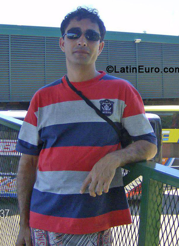 Date this lovely Brazil man Adao from Medianeira BR8176