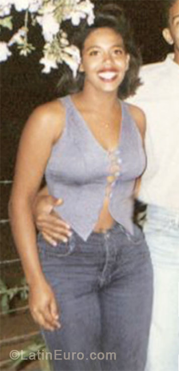 Date this fun Brazil girl Sheila from Valparaiso BR8182