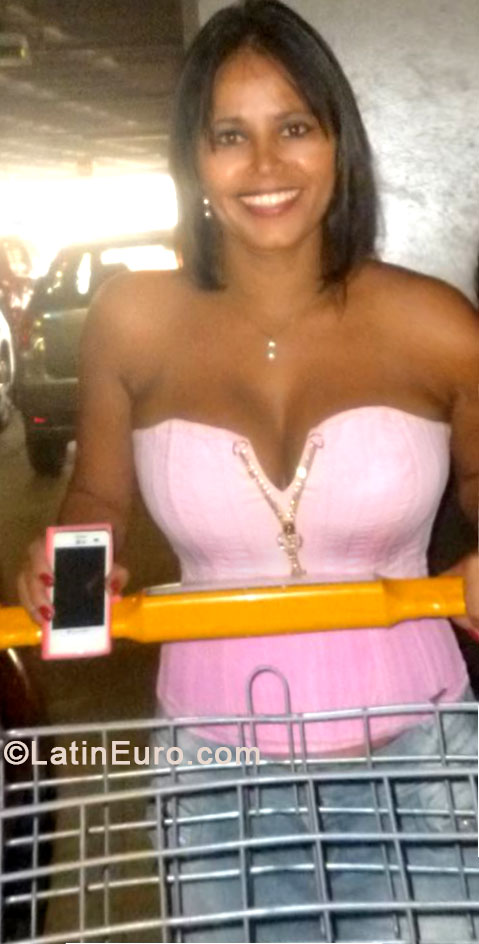 Date this voluptuous Brazil girl Denise from Campinas BR8196