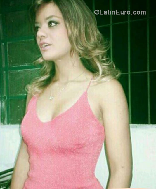 Date this happy Brazil girl Elanice from Belo Horizonte BR8221