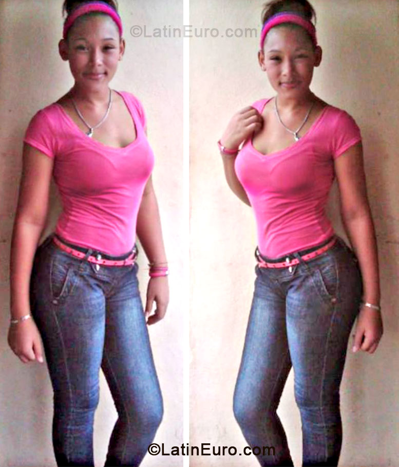 Date this cute Dominican Republic girl Nicole prez from Santo Domingo DO17729