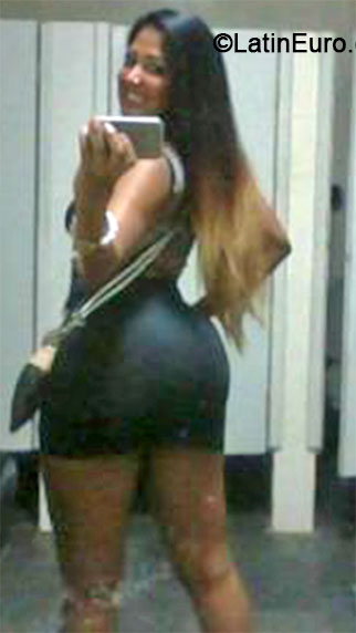 Date this athletic Brazil girl Vanessa from Rio De Janeiro BR9355